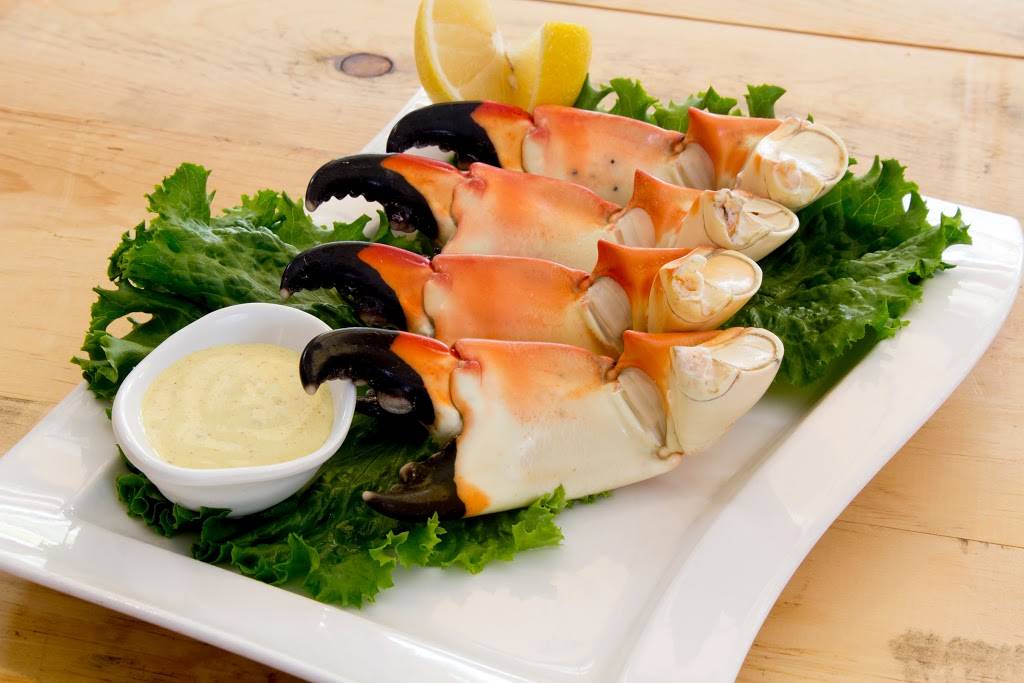 Harrys Continental Kitchens | restaurant | 525 St Judes Dr, Longboat Key, FL 34228, USA | 9413830777 OR +1 941-383-0777