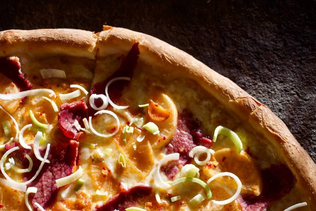 Stones Throw Pizza - Richmond | restaurant | 39 Esplanade, Richmond, VT 05477, USA | 8023362068 OR +1 802-336-2068