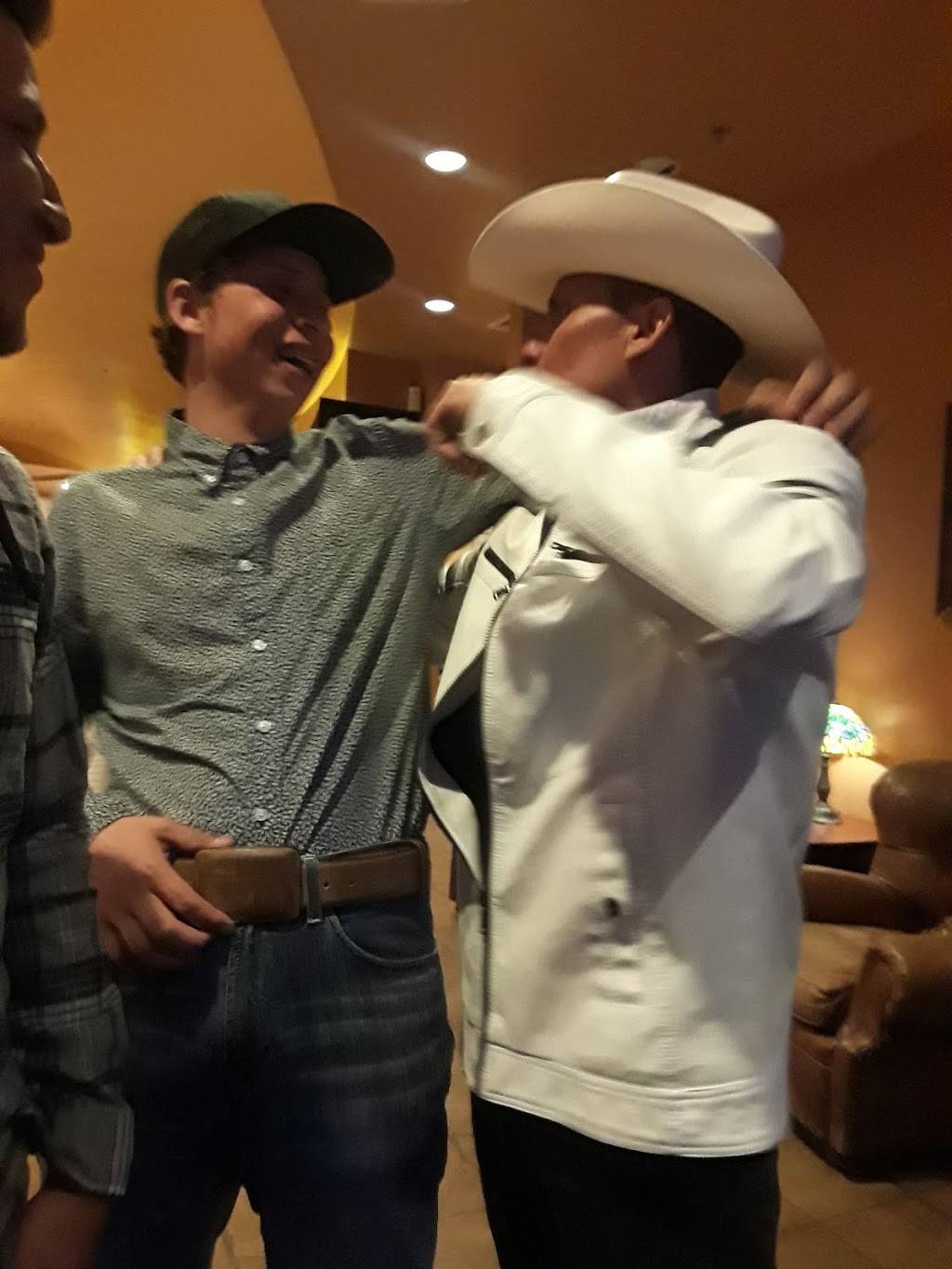 Bowlmor Cafe & Lounge | restaurant | 50 Chambers Ave, Eagle, CO 81631, USA | 9703282695 OR +1 970-328-2695