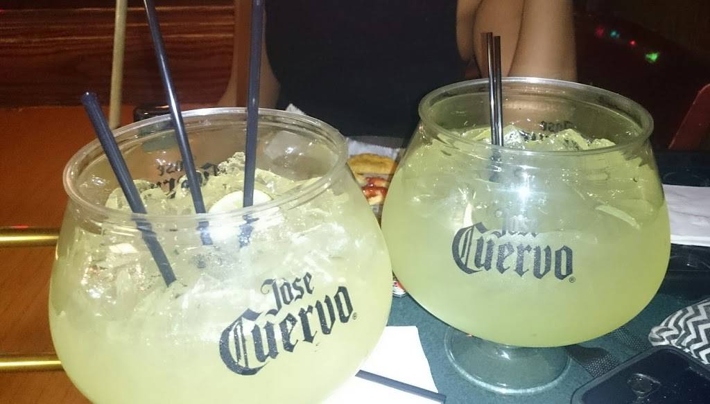 Snookers Pool & Pub | restaurant | 27630 Schoolcraft Rd, Livonia, MI 48150, USA | 7344229510 OR +1 734-422-9510