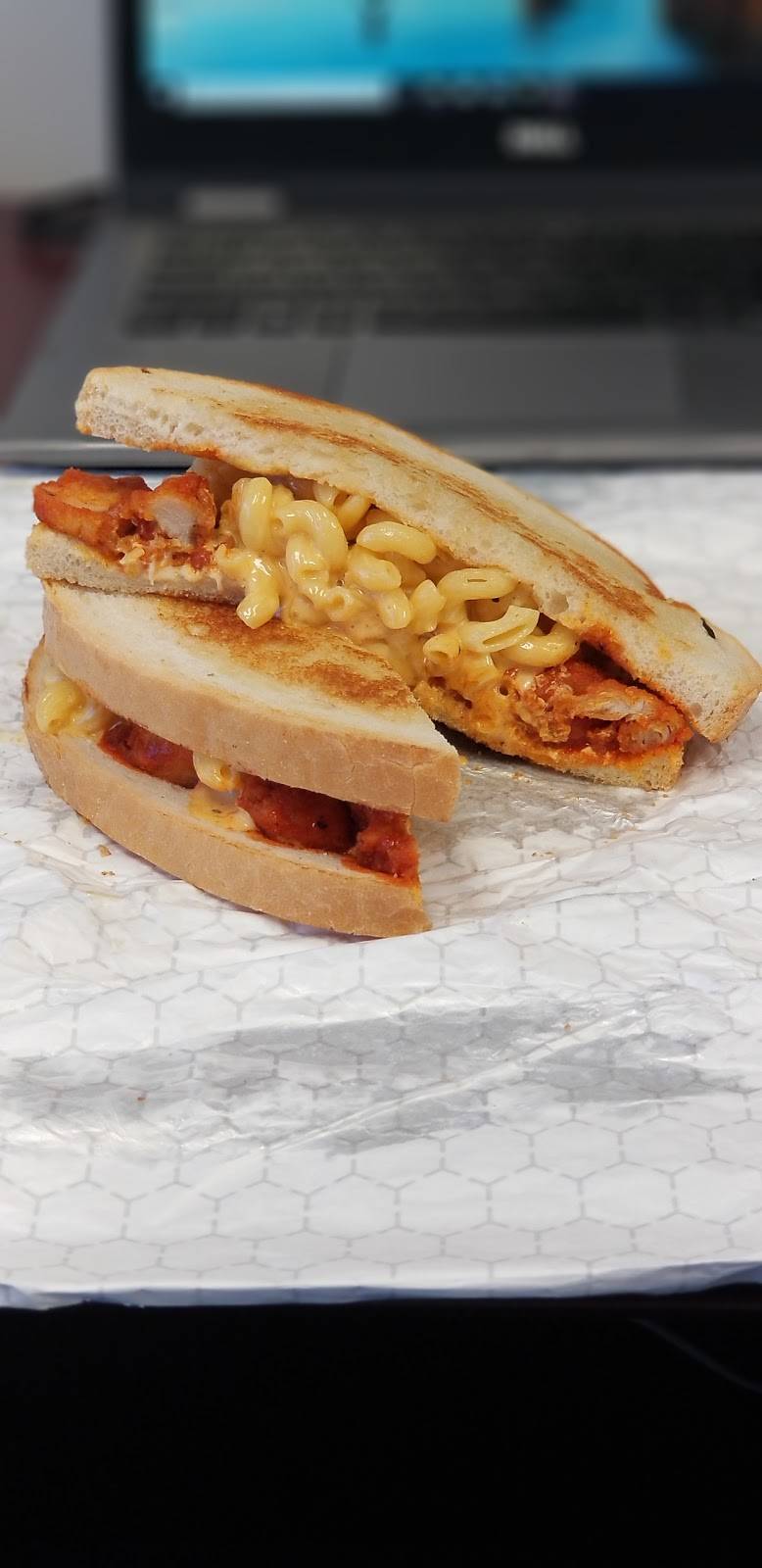 So Cheesy | restaurant | 100 22nd St ste 10, Lombard, IL 60148, USA | 6306138926 OR +1 630-613-8926