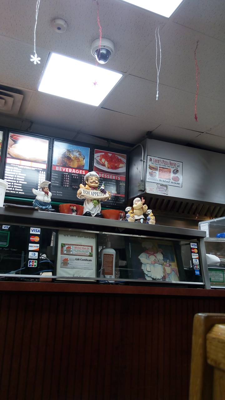 Louies Pizza House | restaurant | 126 E Main St, Waterbury, CT 06702, USA | 2037542998 OR +1 203-754-2998