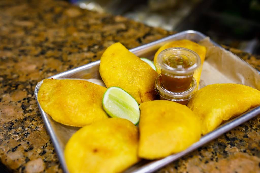 Junior Colombian Burger - South Kirkman Road | restaurant | 5389 S Kirkman Rd, Orlando, FL 32819, USA | 4073553506 OR +1 407-355-3506