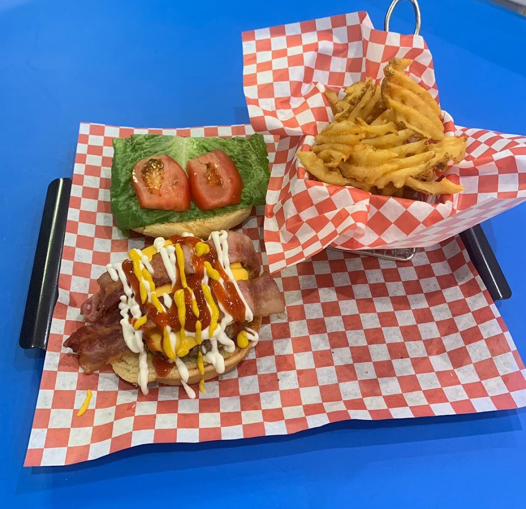 Burger Mania | restaurant | 12333 SW 131st Ave, Miami, FL 33186, USA | 7864511915 OR +1 786-451-1915