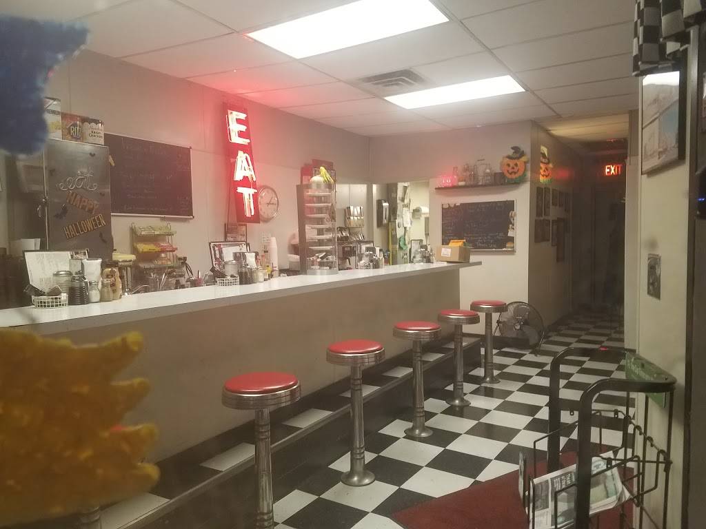 Fair Oaks Diner | restaurant | 44 S Fair Oaks Ave, Madison, WI 53704, USA | 6082165160 OR +1 608-216-5160