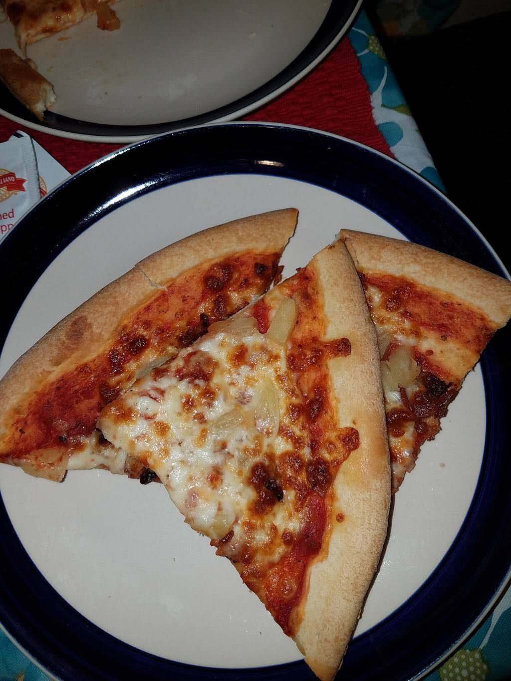 Catalinas Pizzeria | restaurant | 5337 W Belmont Ave, Chicago, IL 60641, USA | 7739930632 OR +1 773-993-0632