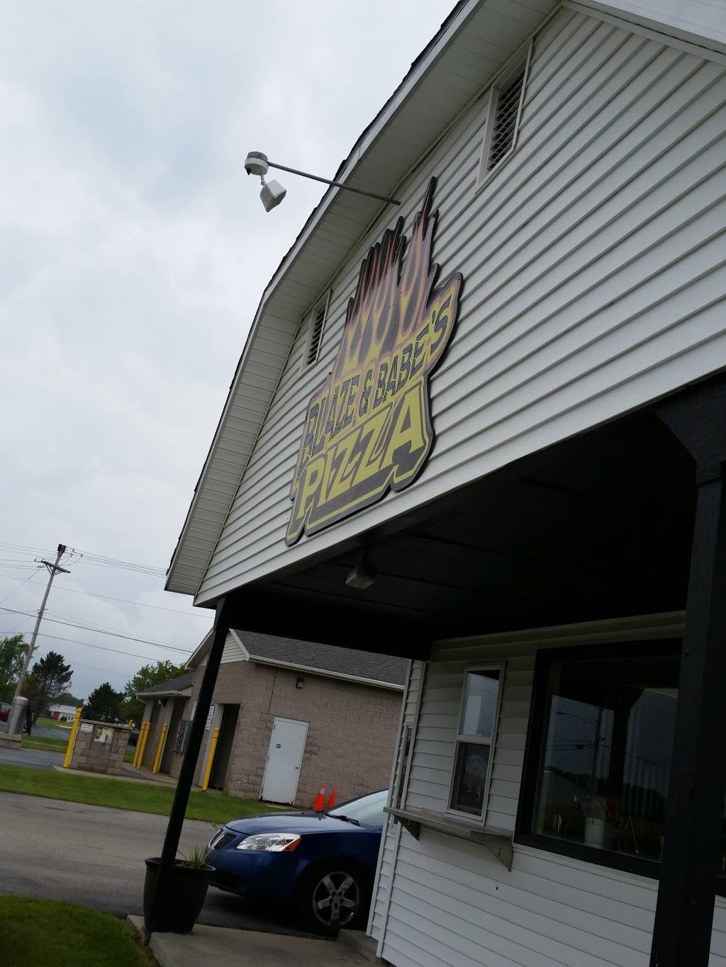 Blaze & Babes | restaurant | 508 N State St, Pioneer, OH 43554, USA | 4197371313 OR +1 419-737-1313