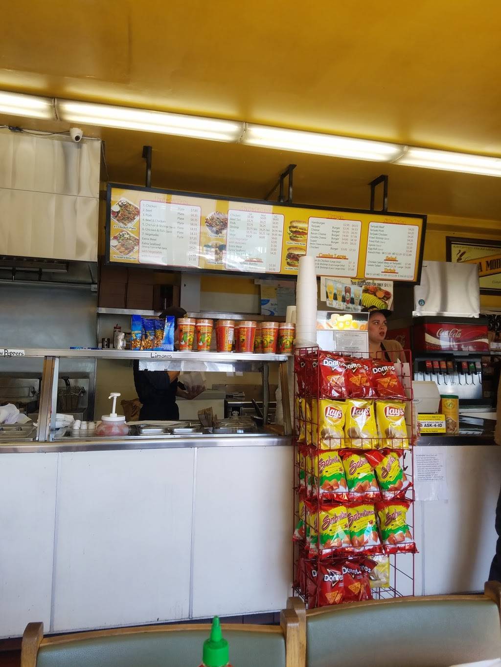 Golden Burger | restaurant | 5227 Pacific Blvd, Huntington Park, CA 90255, USA | 3235858790 OR +1 323-585-8790