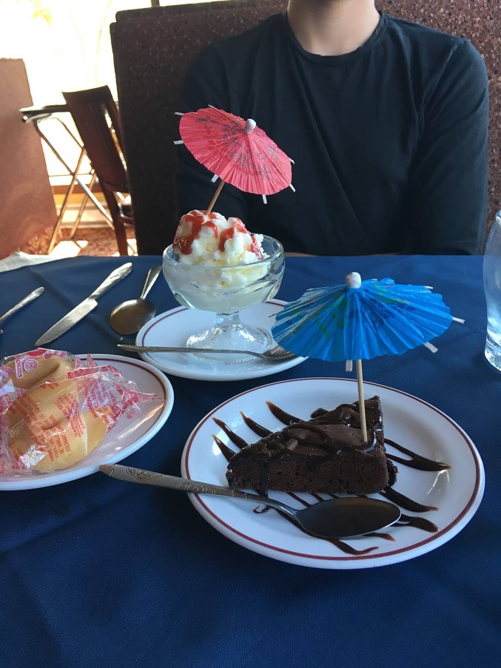 Village De Chine | restaurant | 1748 Rue King Ouest, Sherbrooke, QC J1J 2C9, Canada | 8195658808 OR +1 819-565-8808