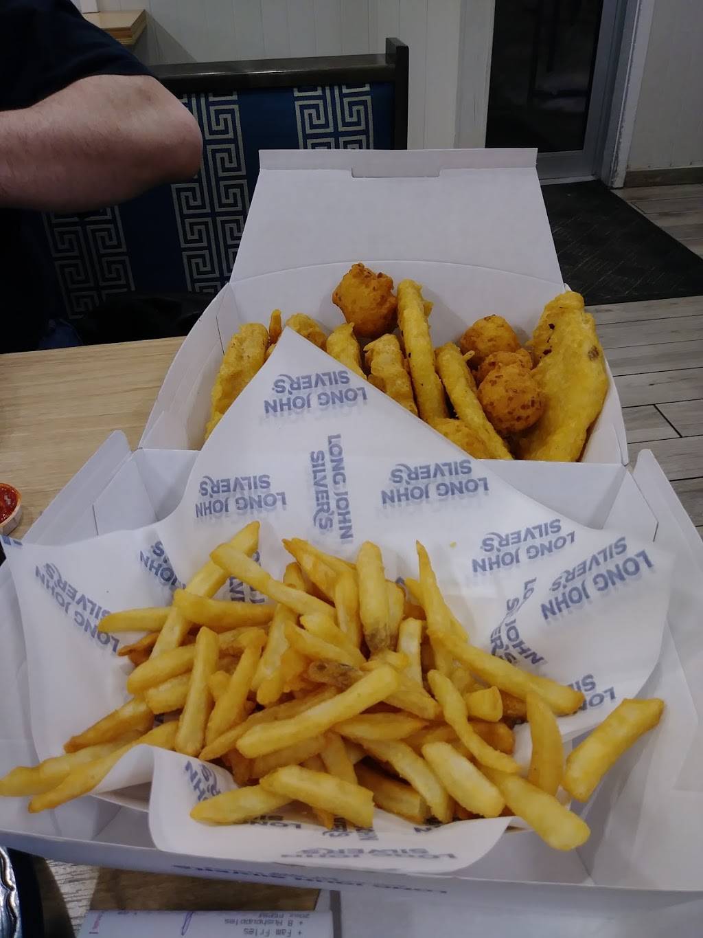 Long John Silvers | restaurant | 3006 SE 14th St, Des Moines, IA 50320, USA | 5152826666 OR +1 515-282-6666