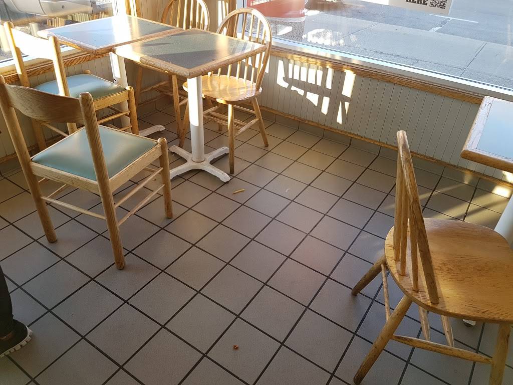 KFC | meal delivery | 27 Dalhousie St, Brantford, ON N3T 2H6, Canada | 5197534623 OR +1 519-753-4623