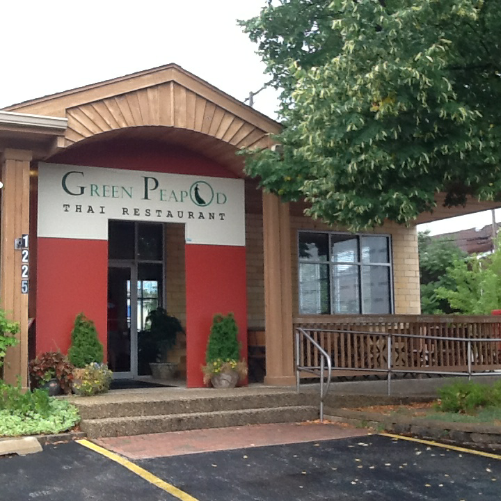 Green Peapod Thai Restaurant | restaurant | 1225 N Green St, McHenry, IL 60050, USA | 8155789999 OR +1 815-578-9999