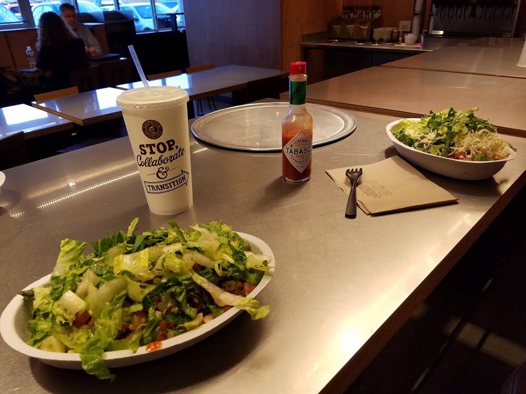 Chipotle Mexican Grill | restaurant | 115 Mill Plain Rd, Danbury, CT 06811, USA | 2037302220 OR +1 203-730-2220