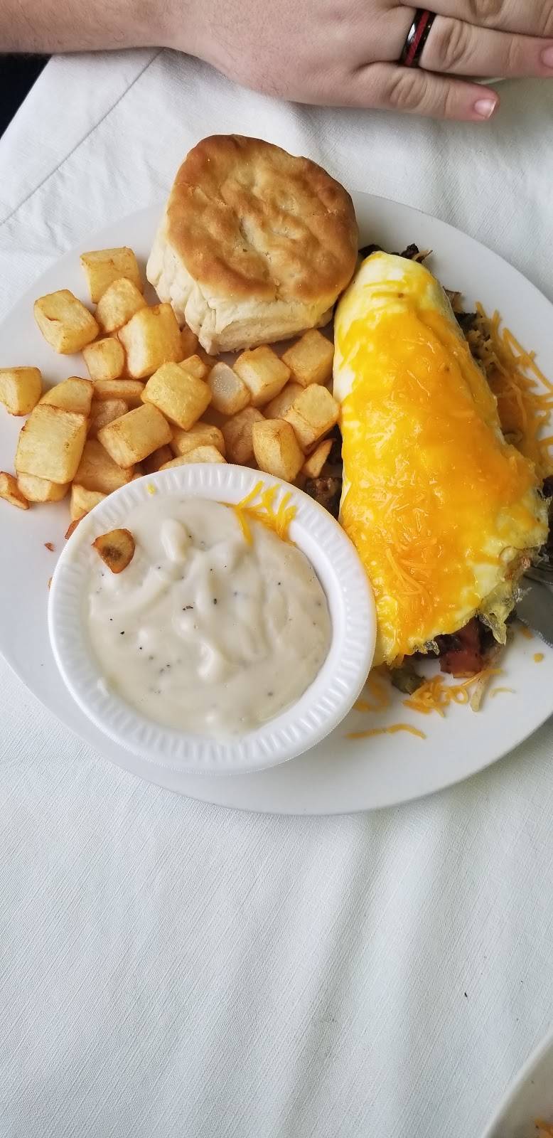 Milledgeville Cafe | restaurant | 7 Main St, Milledgeville, TN 38359, USA | 7316871005 OR +1 731-687-1005