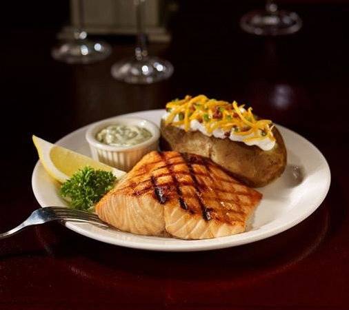 Bâton Rouge Steakhouse & Bar | restaurant | 120 Rue de Strasbourg, Candiac, QC J5R 0B4, Canada | 4504441500 OR +1 450-444-1500