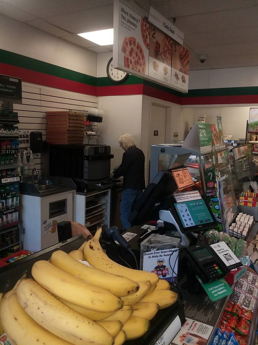 7-Eleven | bakery | 137 Clever Rd, McKees Rocks, PA 15136, USA | 4123311095 OR +1 412-331-1095