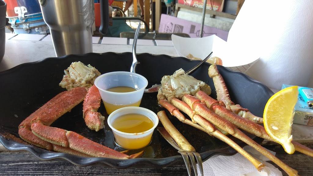 Palm Gardens Restaurant and Marina | restaurant | 1661 Palm Garden St, Tavares, FL 32778, USA | 3523432024 OR +1 352-343-2024