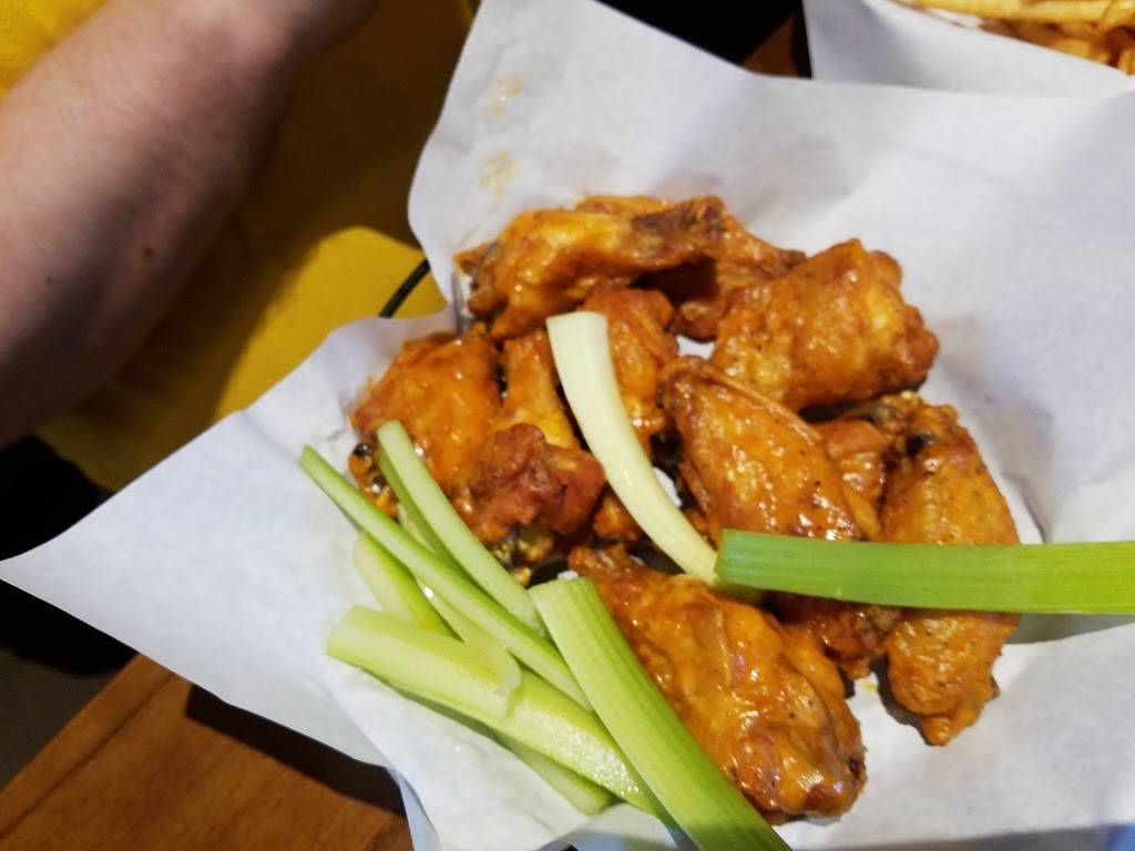 Oliveras Restaurant | restaurant | 390 S Dexter St, Ionia, MI 48846, USA | 6165223000 OR +1 616-522-3000