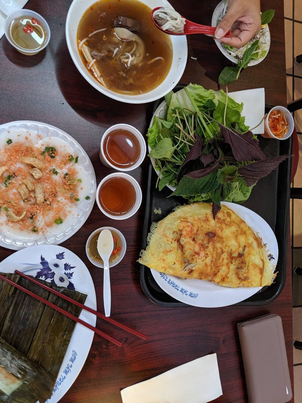 Quan Hue Restaurant | restaurant | 1818 Tully Rd # 116, San Jose, CA 95122, USA | 4082385502 OR +1 408-238-5502