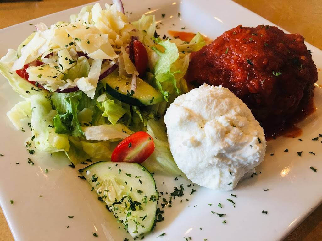 Joey Ds | restaurant | 3300 Davis Blvd, Naples, FL 34104, USA | 2392313658 OR +1 239-231-3658