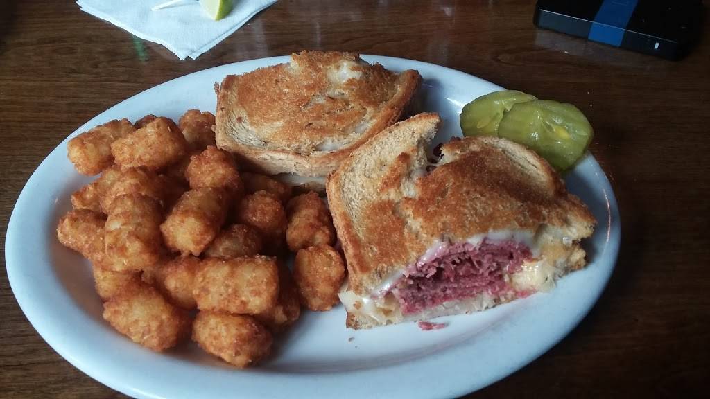 Clubhouse Bar and Grill | restaurant | 5134 SW Beaverton Hillsdale Hwy, Portland, OR 97221, USA | 5032443291 OR +1 503-244-3291