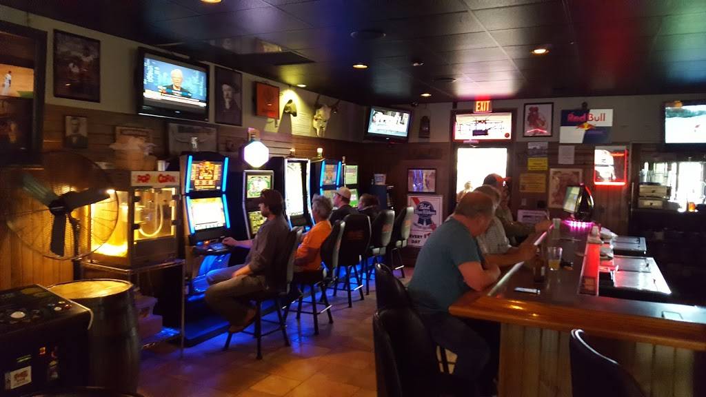 Western Tap | restaurant | 1301 N Western Ave, Bloomington, IL 61701, USA | 3098239810 OR +1 309-823-9810