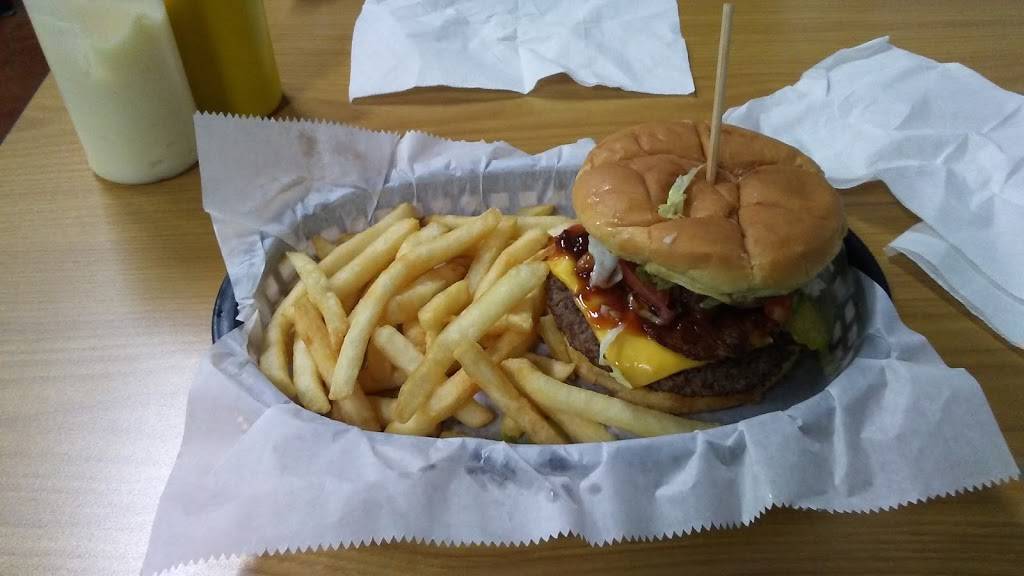 Boompas Burgers | restaurant | 8298 US-277, Elgin, OK 73538, USA | 5804542442 OR +1 580-454-2442