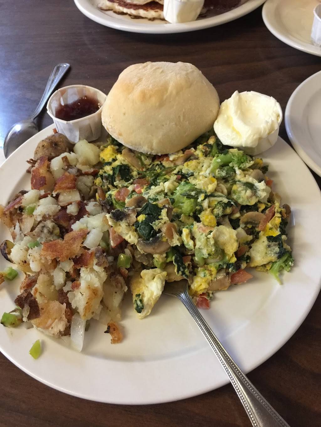 Arts Corner Cafe | cafe | 1907 E Thompson Blvd, Ventura, CA 93001, USA | 8056535011 OR +1 805-653-5011