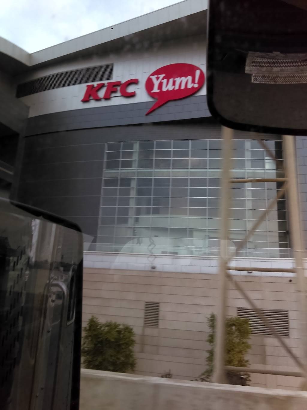 KFC | restaurant | 1 Arena Plaza First Level - Stand 03.01, 02, Louisville, KY 40202, USA | 5026909000 OR +1 502-690-9000