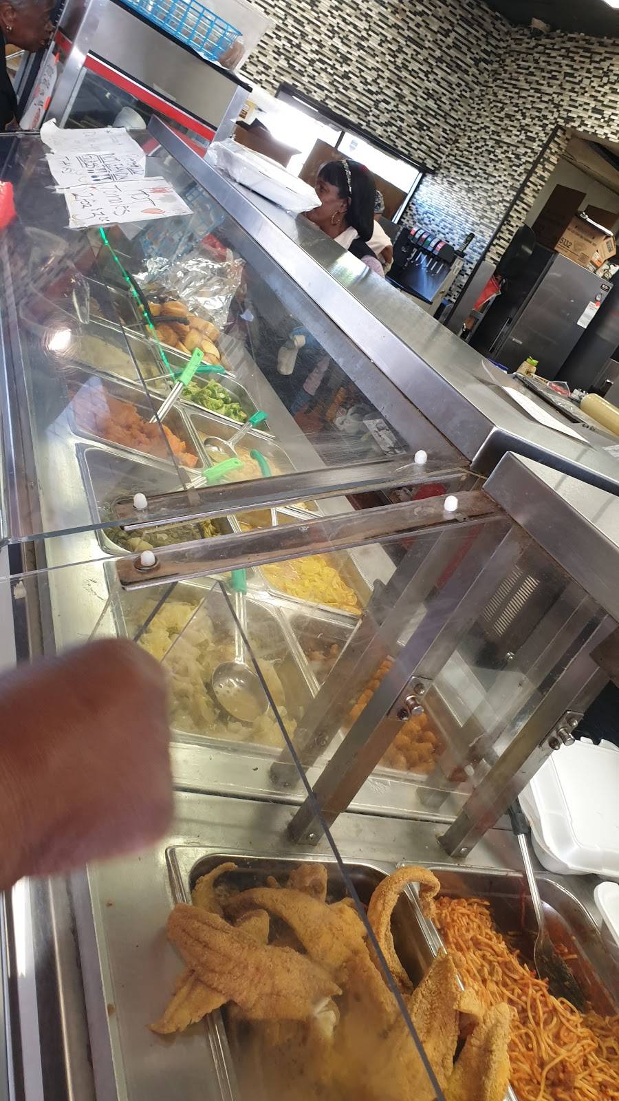 Marvins Hot Kitchen & Deli | restaurant | 3700 Lamar Ave, Memphis, TN 38118, USA | 9015850069 OR +1 901-585-0069