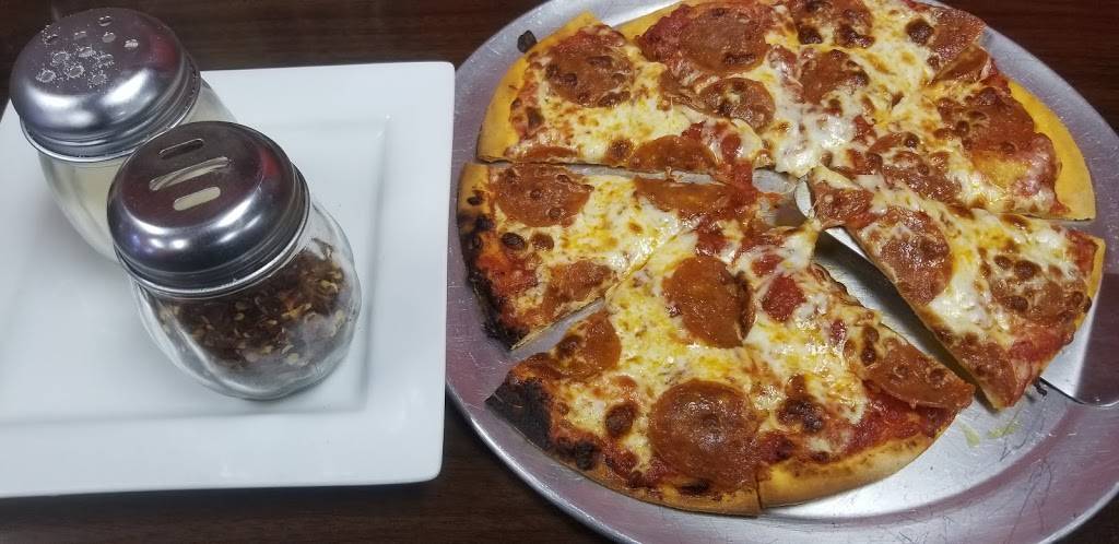 Family Bistro & Sushi Bar | restaurant | 227 Cherokee St, Leavenworth, KS 66048, USA | 9132505680 OR +1 913-250-5680