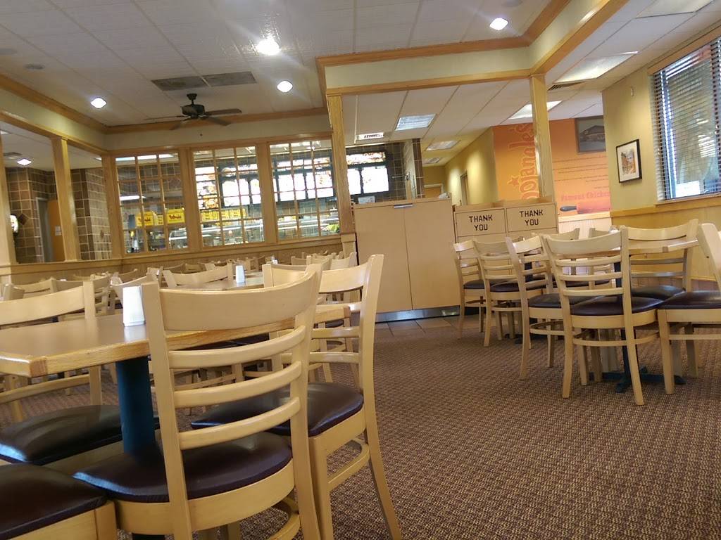 Bojangles Famous Chicken n Biscuits | restaurant | 1196 E Jackson Blvd, Jonesborough, TN 37659, USA | 4237530641 OR +1 423-753-0641