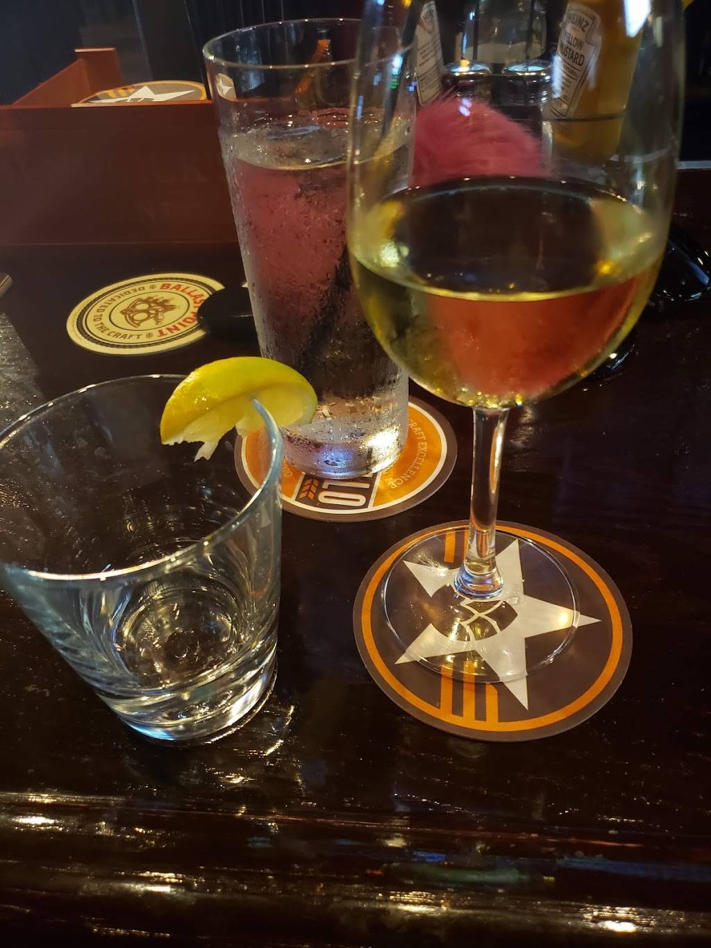 Cannons Corner Irish Pub | restaurant | 1314 W Davis St, Dallas, TX 75208, USA | 2146132777 OR +1 214-613-2777