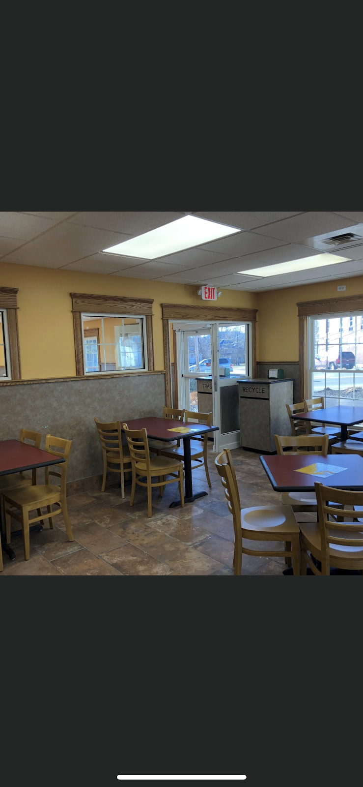 Sam’s Italian Foods | restaurant | 28 Main St, Dixfield, ME 04224, USA | 2075624222 OR +1 207-562-4222