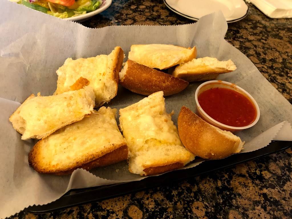 Italian Delite Restaurant & Bar | restaurant | 113 E Main St, Birdsboro, PA 19508, USA | 6104041115 OR +1 610-404-1115