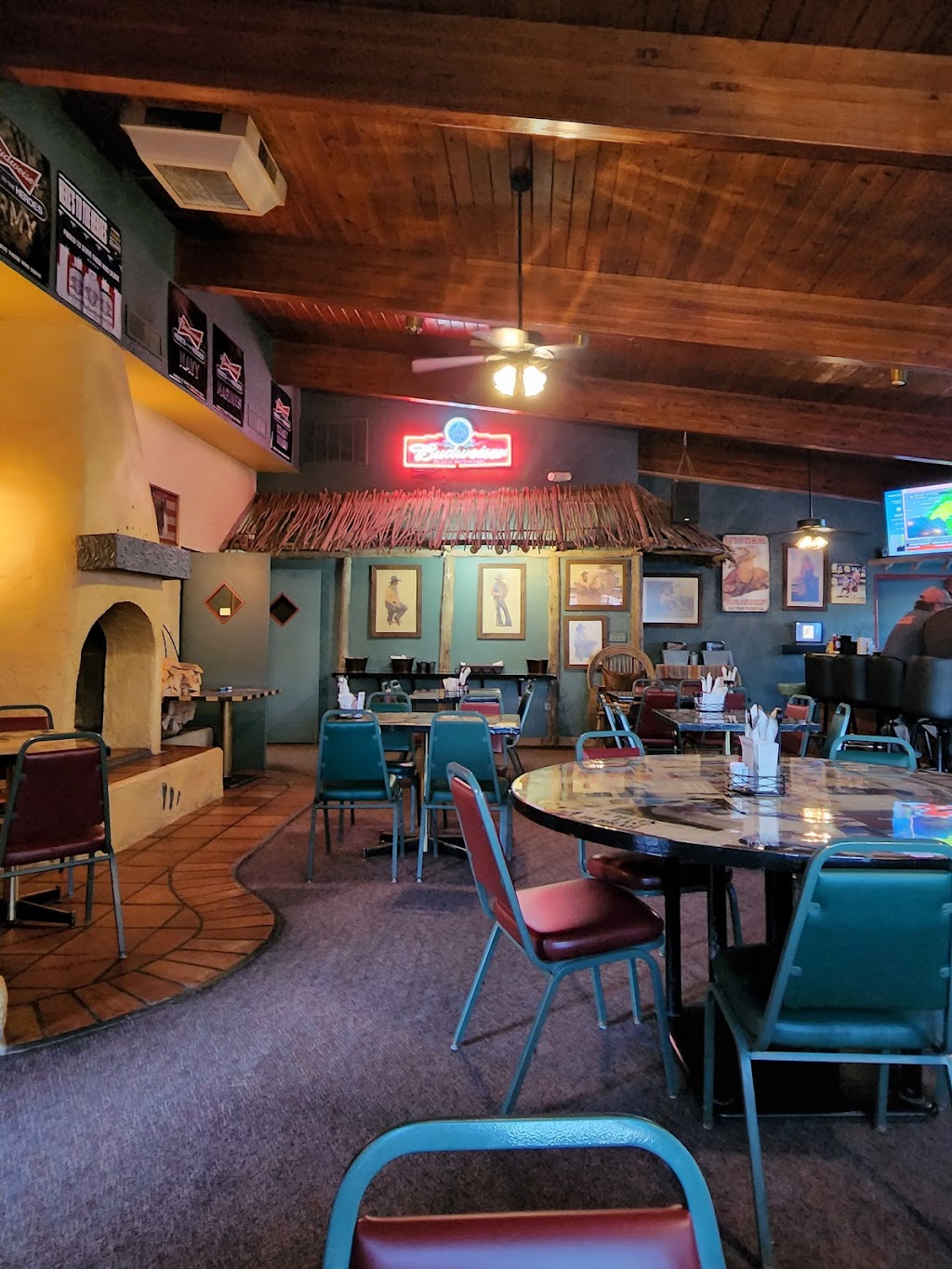 Lisas Western Cuisine & Spirits | restaurant | 200 Greybull Ave, Greybull, WY 82426, USA | 3077654765 OR +1 307-765-4765