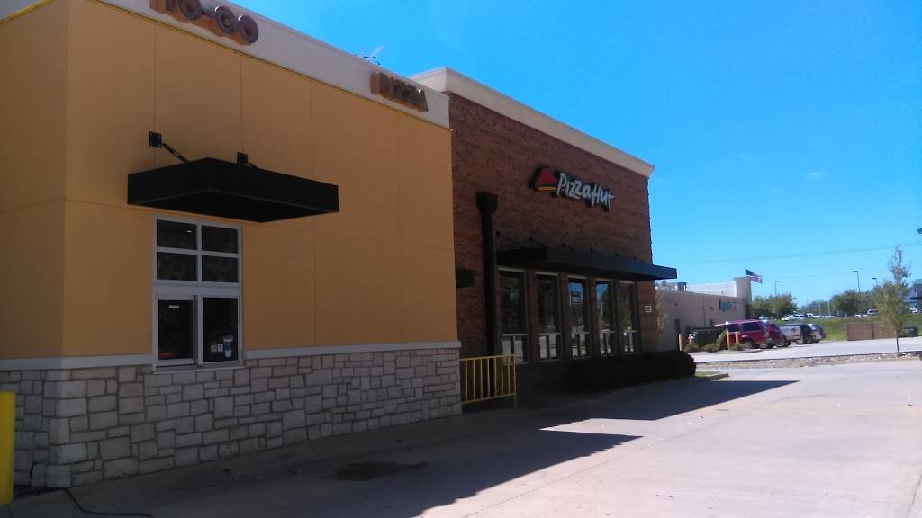 Pizza Hut | meal takeaway | 1247 Theater Drive, Ottumwa, IA 52501, USA | 6416828757 OR +1 641-682-8757