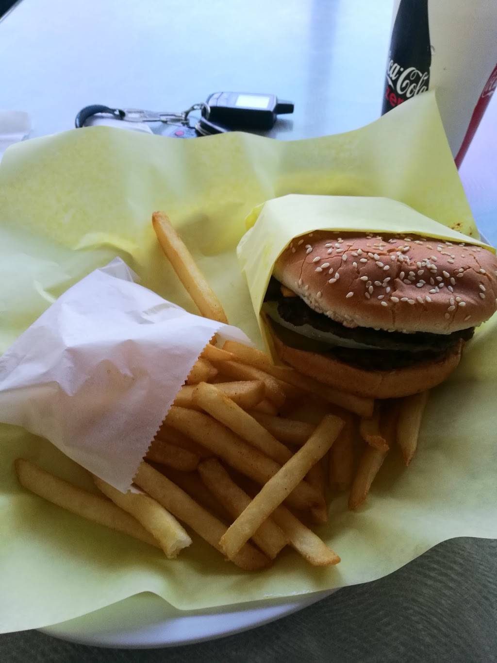 Toms #1 World Famous Chiliburgers | restaurant | 1280 Alabama St, Redlands, CA 92374, USA | 9093079742 OR +1 909-307-9742