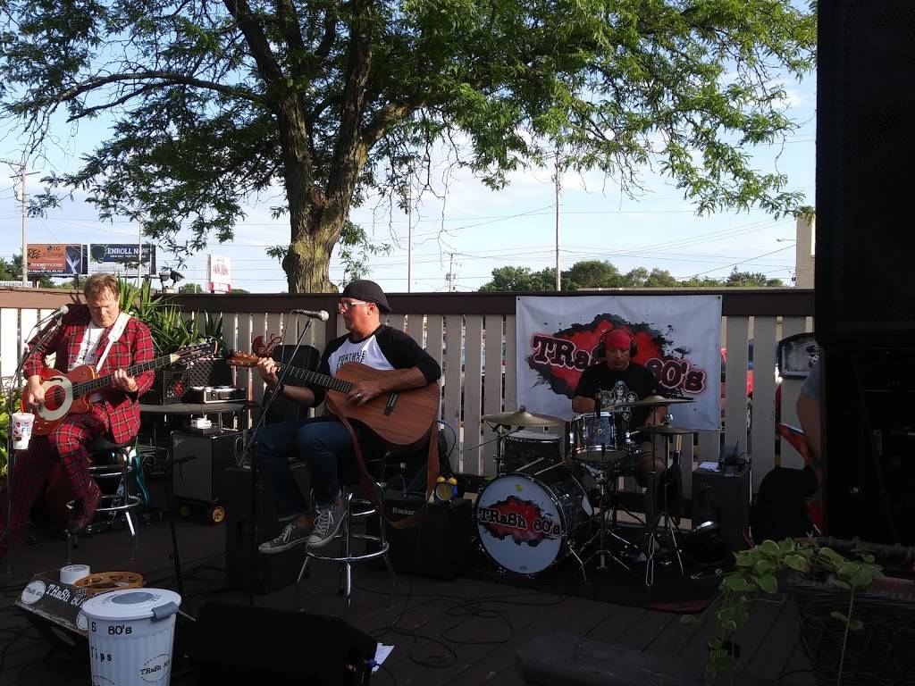 Brewskys | restaurant | 4414 Charles St, Rockford, IL 61108, USA | 8153999300 OR +1 815-399-9300