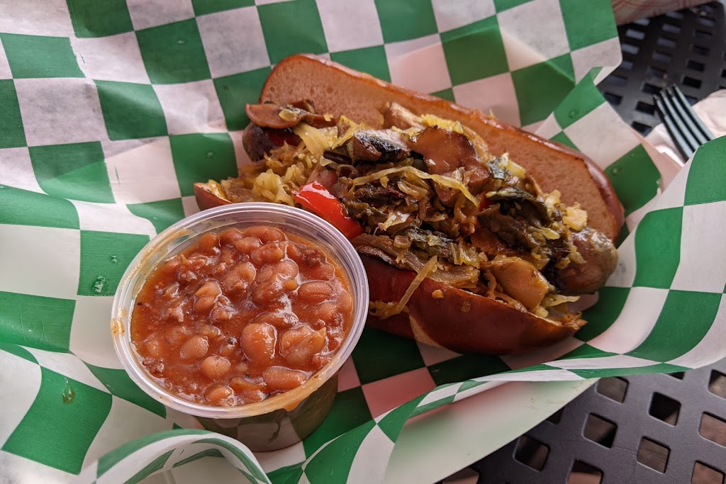 Milwaukee Brat House | restaurant | 1013 N Old World 3rd St, Milwaukee, WI 53203, USA | 4142738709 OR +1 414-273-8709