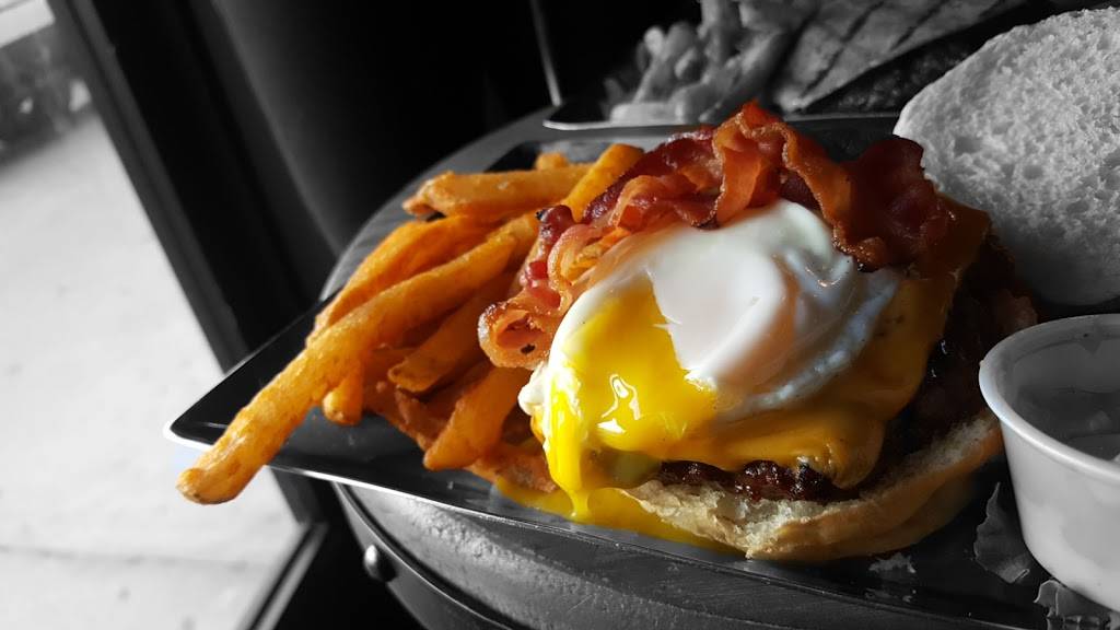 Hughies Cocktail Bar | restaurant | 4721 N Main St Suite B, Houston, TX 77009, USA | 2818889415 OR +1 281-888-9415