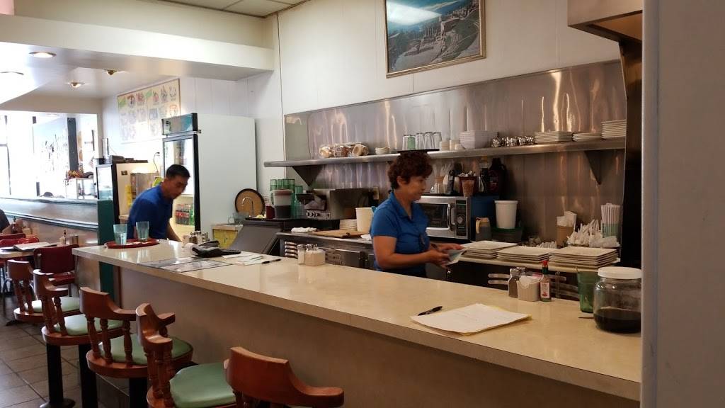 Hugos Restaurant | restaurant | 1049 Casitas Pass Rd, Carpinteria, CA 93013, USA | 8055662134 OR +1 805-566-2134