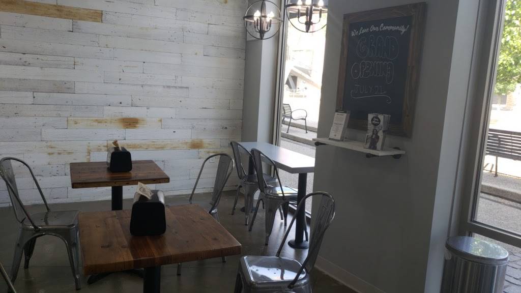 Clean Juice | restaurant | 2213 Wealthy St SE Suite 110, East Grand Rapids, MI 49506, USA | 6166085422 OR +1 616-608-5422