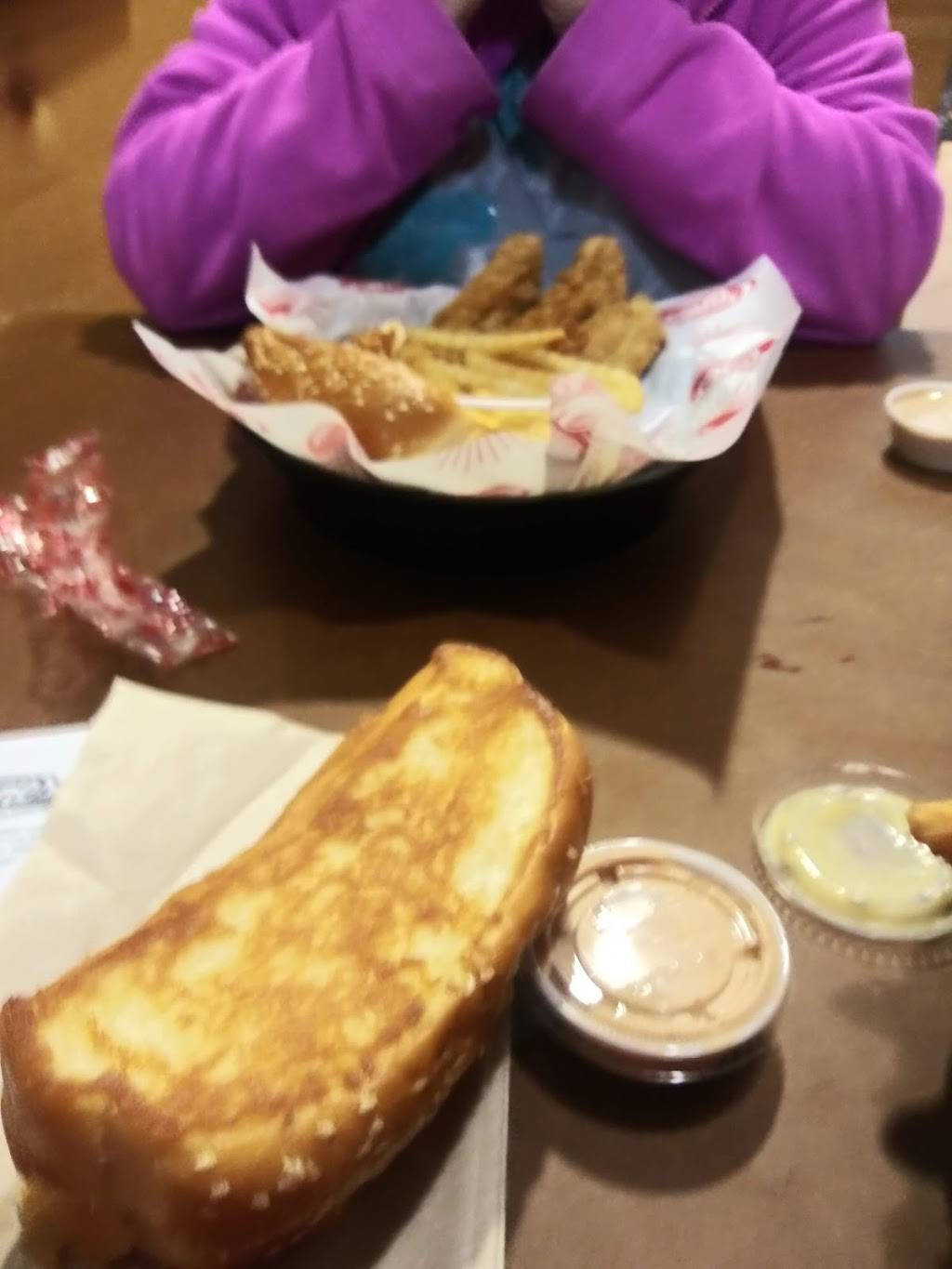 Raising Canes Chicken Fingers | meal takeaway | 12009 Shelbyville Rd, Louisville, KY 40243, USA | 5024347681 OR +1 502-434-7681