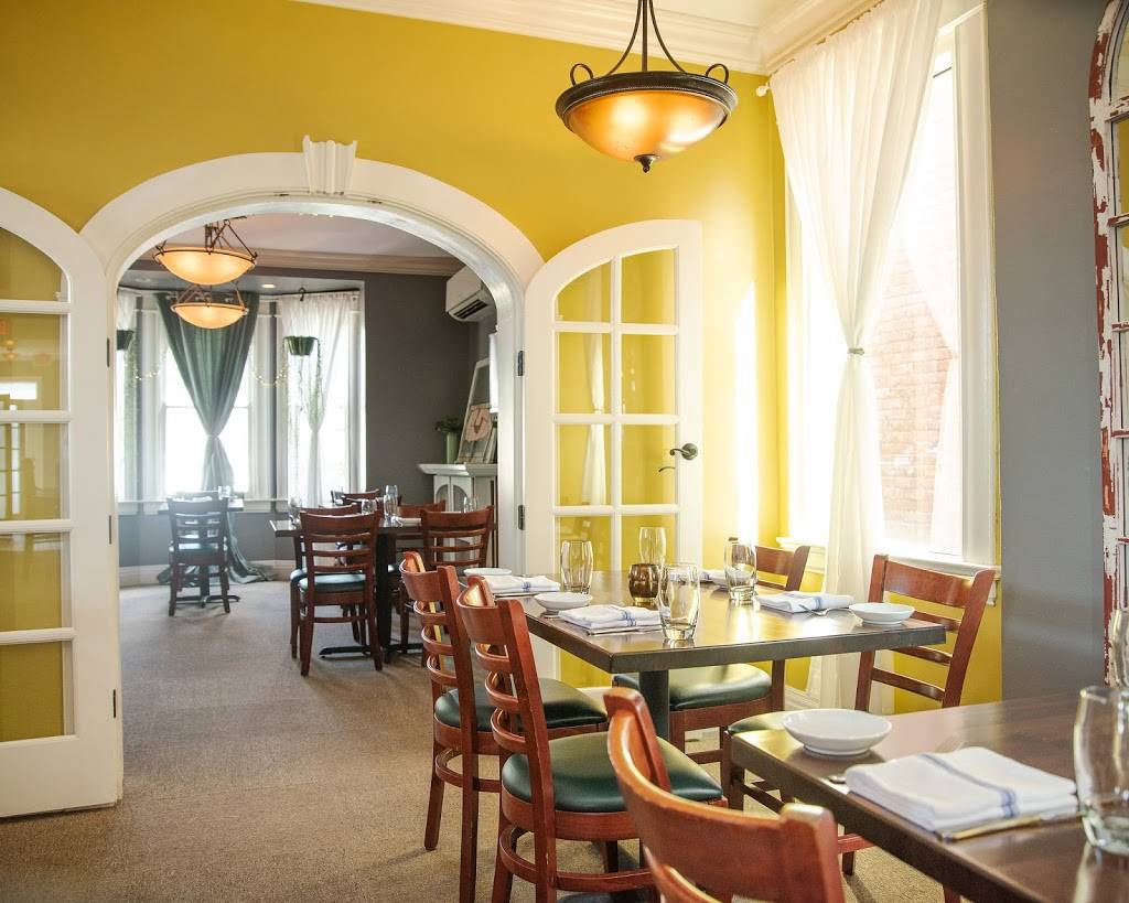 Bouquet Restaurant | restaurant | 519 Main St, Covington, KY 41011, USA | 8594917777 OR +1 859-491-7777