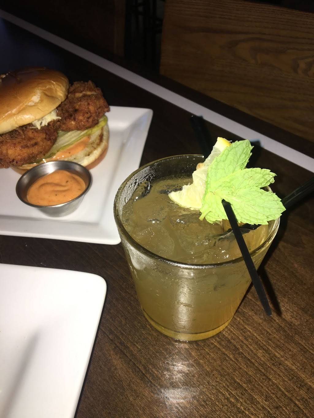 Sports & Social Arlington | restaurant | 1650 E Randol Mill Rd STE 120, Arlington, TX 76011, USA | 8177691746 OR +1 817-769-1746