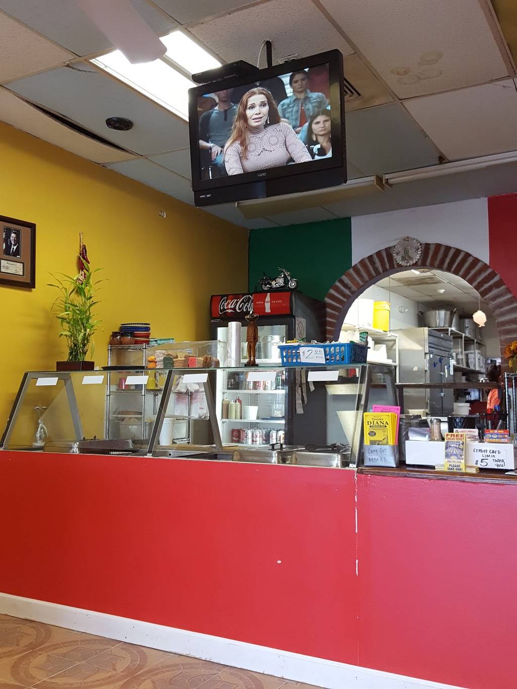 Tamales Diana | restaurant | 615 N Midlothian Rd, Mundelein, IL 60060, USA | 8475663422 OR +1 847-566-3422