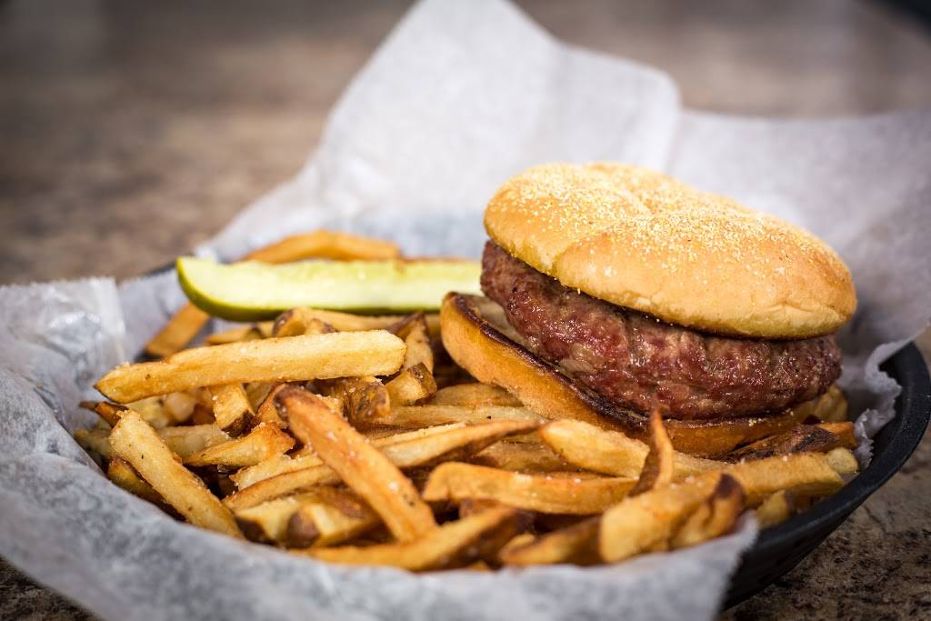 Witts Smokehouse | restaurant | 10325 E, IL-33, Effingham, IL 62401, USA | 2178685615 OR +1 217-868-5615