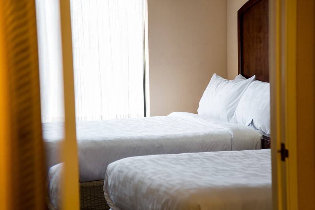 The Plaza Suites Hotel Silicon Valley | restaurant | 3100 Lakeside Dr, Santa Clara, CA 95054, USA | 4087489800 OR +1 408-748-9800