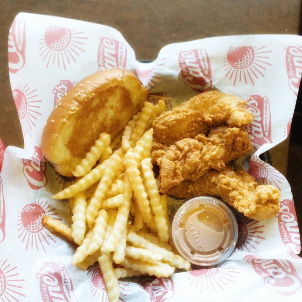 Raising Canes Chicken Fingers | meal takeaway | 4509 Lakeview Pkwy, Rowlett, TX 75088, USA | 9724127300 OR +1 972-412-7300
